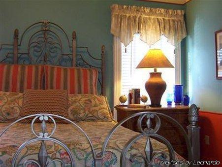 Hidden Garden Cottages & Suites Saugatuck Quarto foto